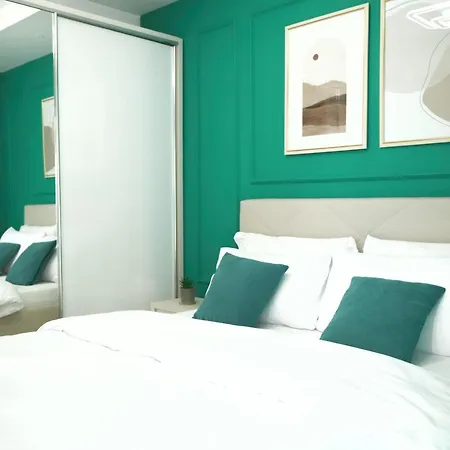 Train Station Modern App - The Nest Appartement