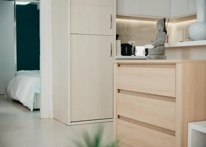 Train Station Modern App - The Nest Appartement *