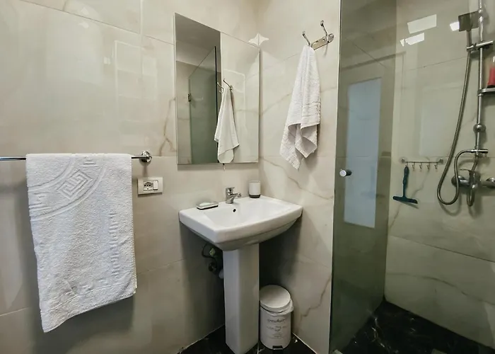 Appartement Train Station Modern App - The Nest Tirana