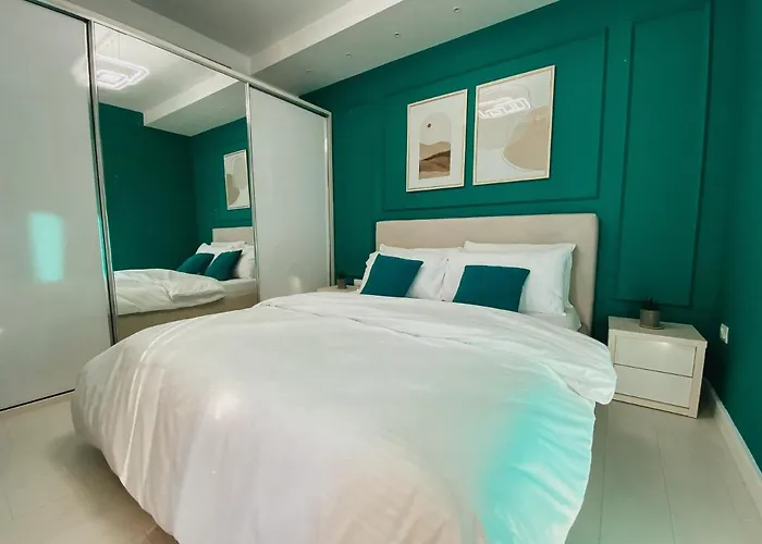 Train Station Modern App - The Nest Appartement Tirana