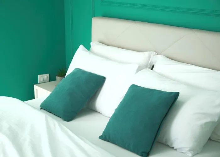 Train Station Modern App - The Nest * 티라나