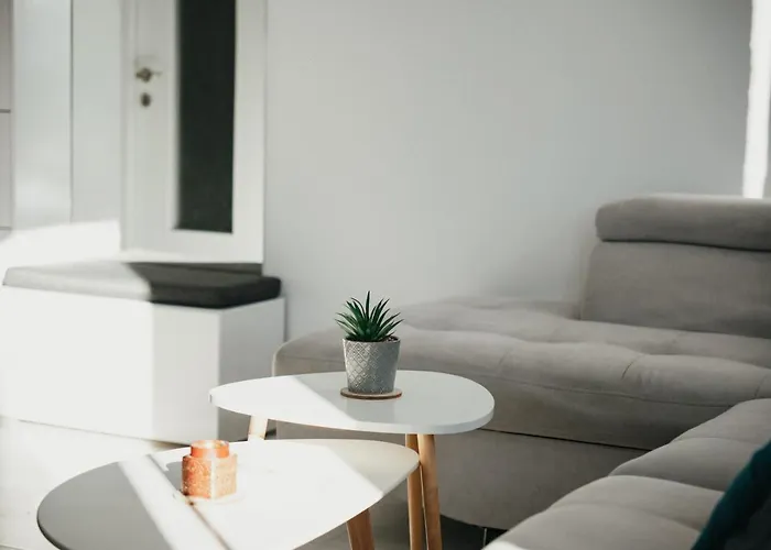 아파트 Train Station Modern App - The Nest